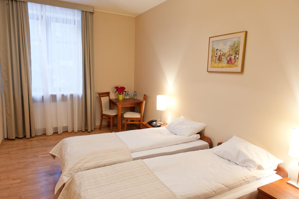 Ckm Centrum Konferencyjne Mazowsze Otrębusy 客房 照片